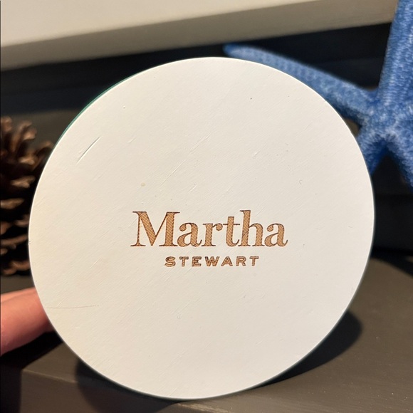 Martha Stewart Meadow of Butterflies Soy Blend Candle 16 ounces 2 wick NWOT - Picture 4 of 8